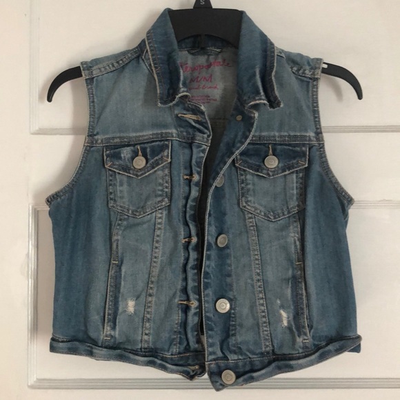 Jean jacket - Picture 1 of 2